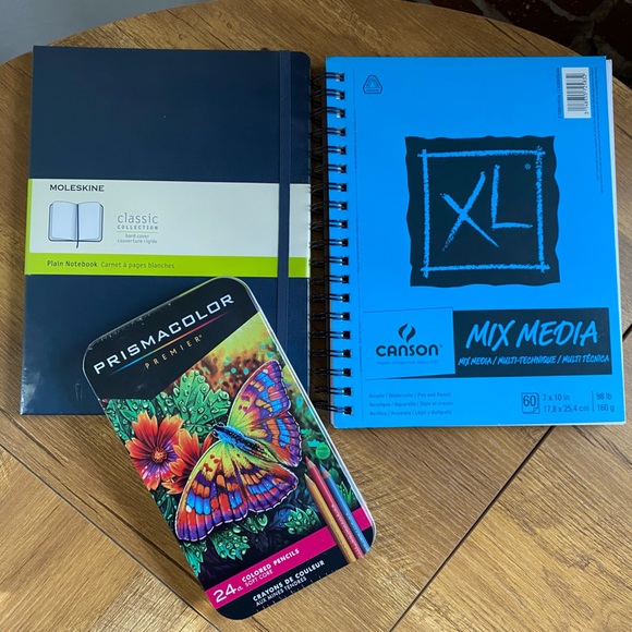 Moleskine Art Drawing Set Of Prismacolor Colored Pencils Mix Media